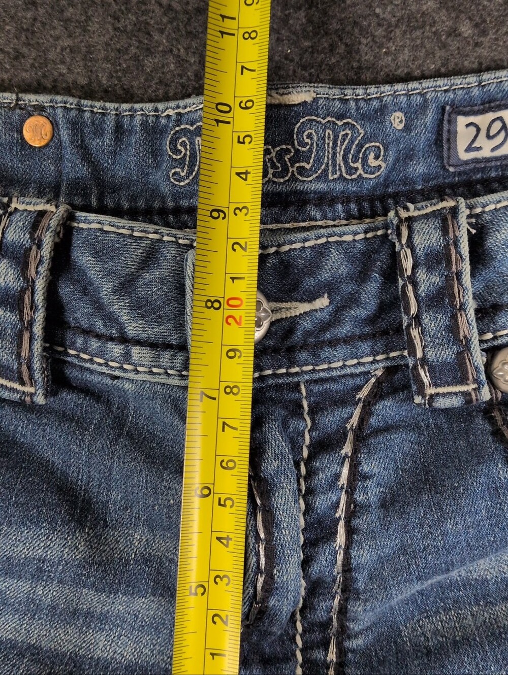 Miss Me Boyfriend Capri Distressed Jeans Size 29 - Picture 8 of 11